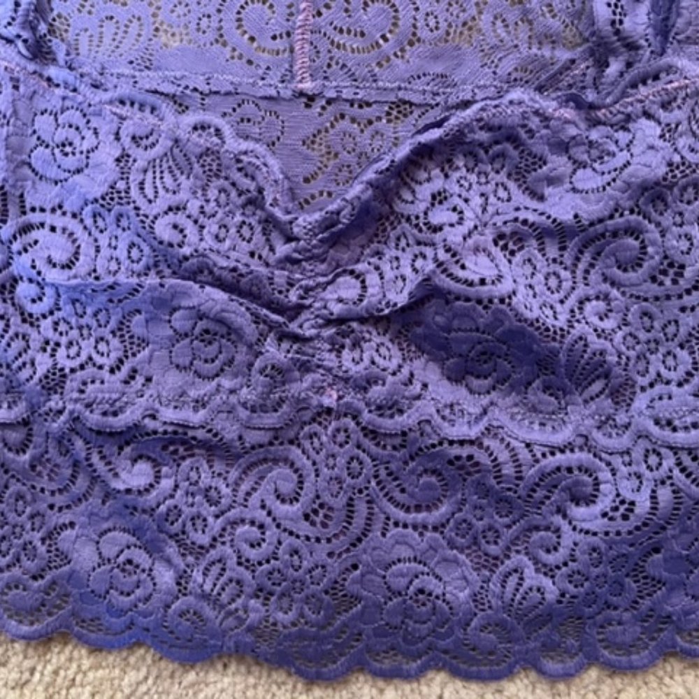 Purple lace - Picture 2 of 4